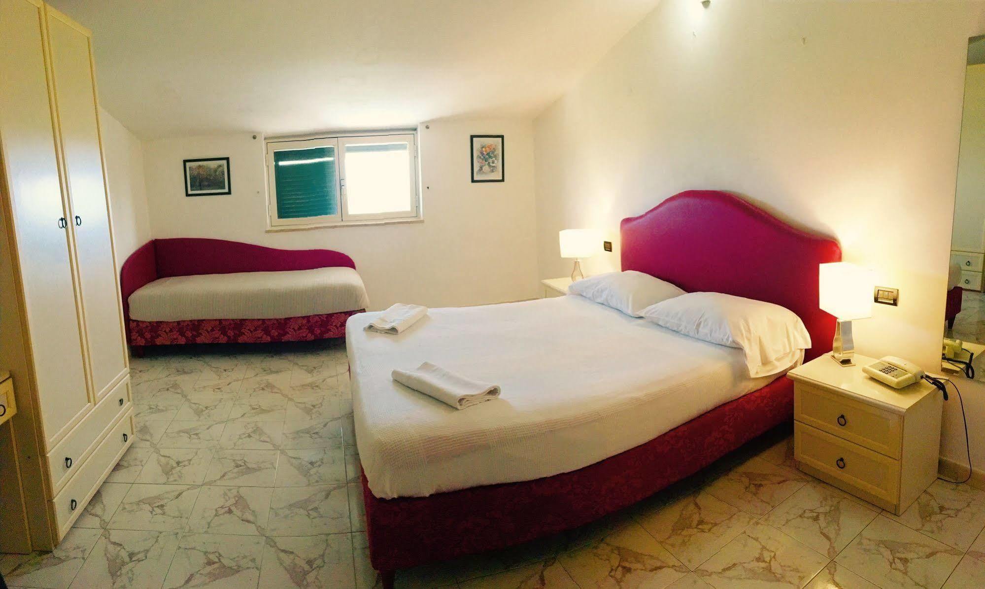 Hotel Villa Pirotta Sannicandro di Bari Exterior foto